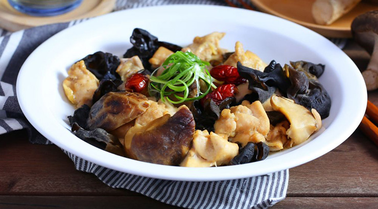 1516412614.jpg 木耳冬菇炒鸡肉.jpg